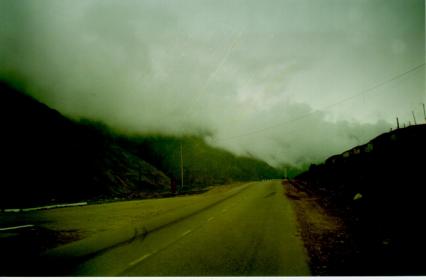 Туман по дороге на Эльбрус
